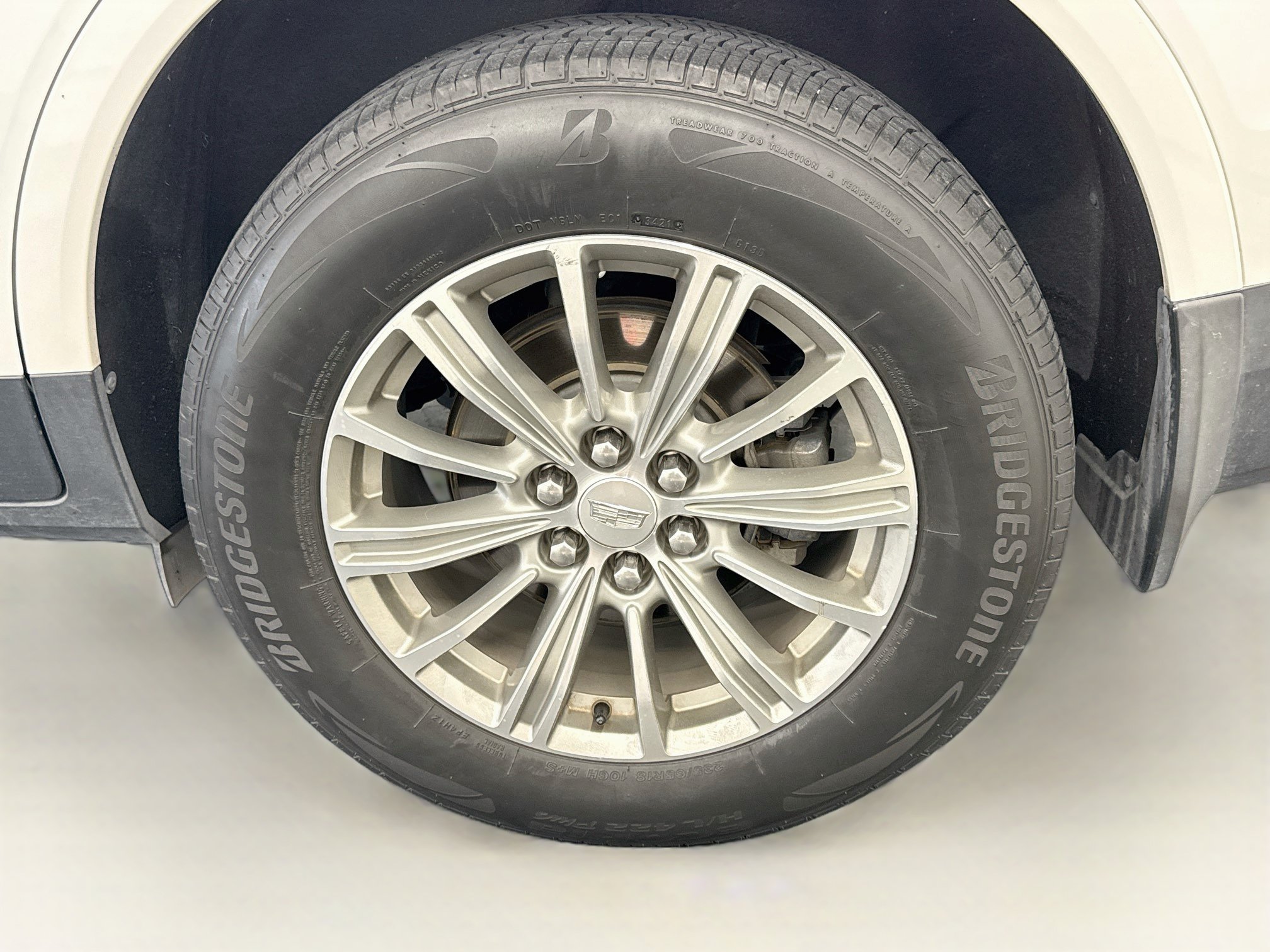 Used 2017 Cadillac XT5 Luxury w/ Driver Awareness Package FWD image 11