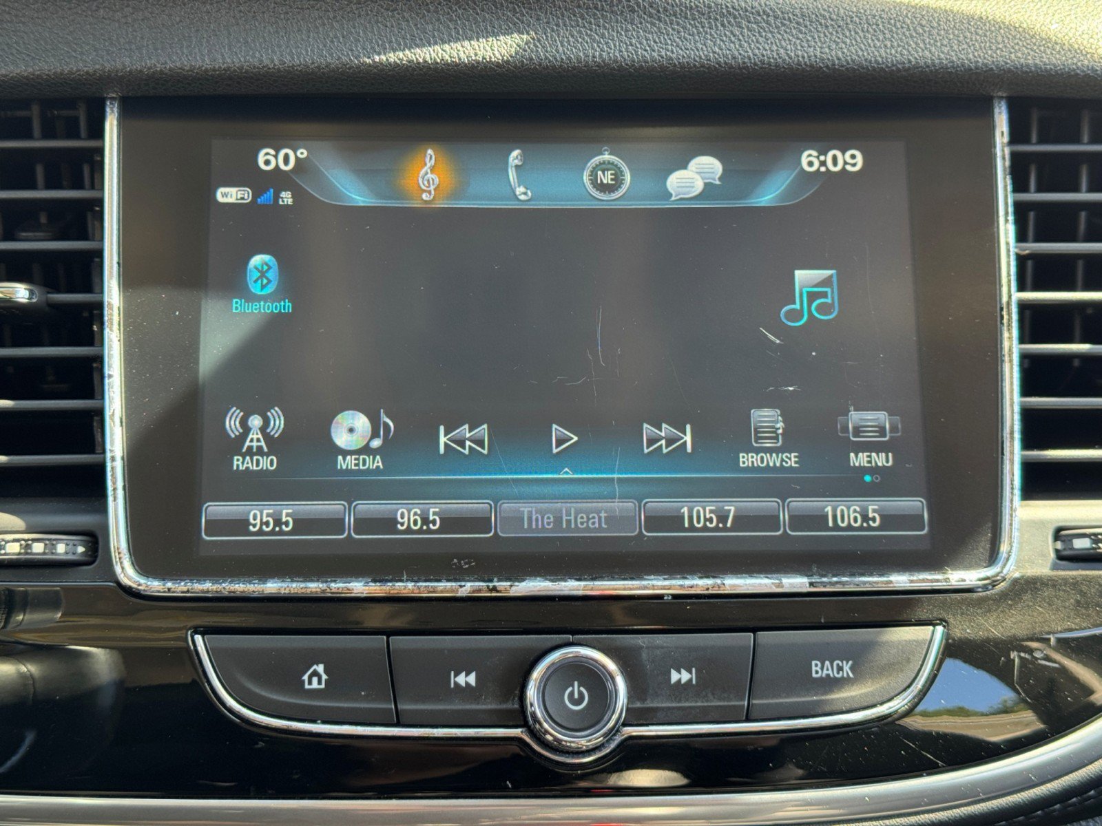 Used 2019 Buick Encore Essence FWD image 26