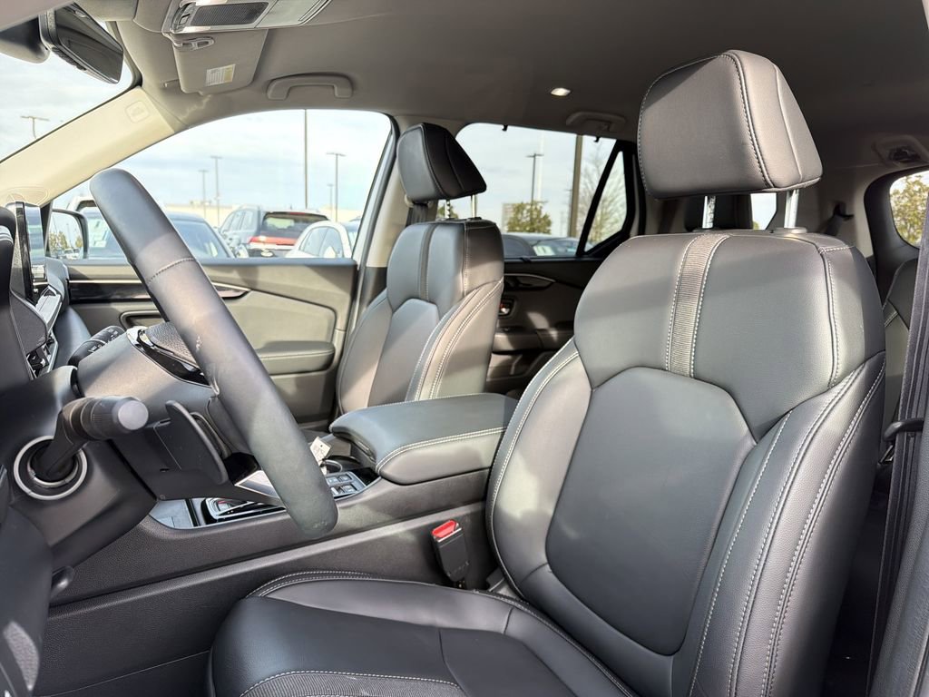 Used 2025 Honda Pilot EX-L image 12