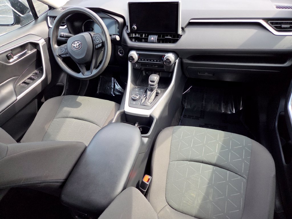 Used 2023 Toyota RAV4 XLE AWD/4WD image 27