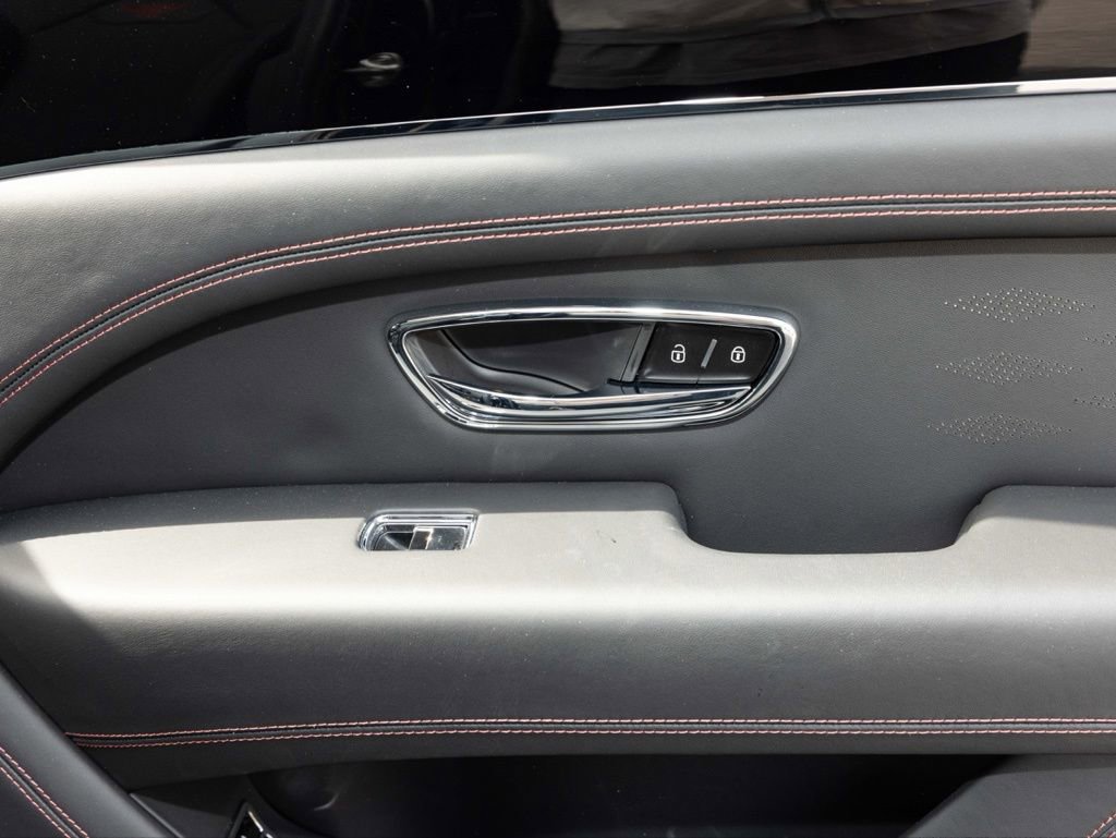 Certified 2025 Bentley Bentayga AWD/4WD image 75