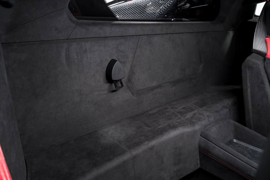 Used 2025 Lamborghini Revuelto image 31