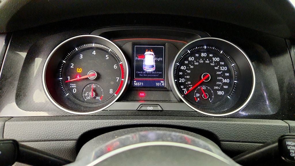 Used 2017 Volkswagen GTI SE FWD image 15