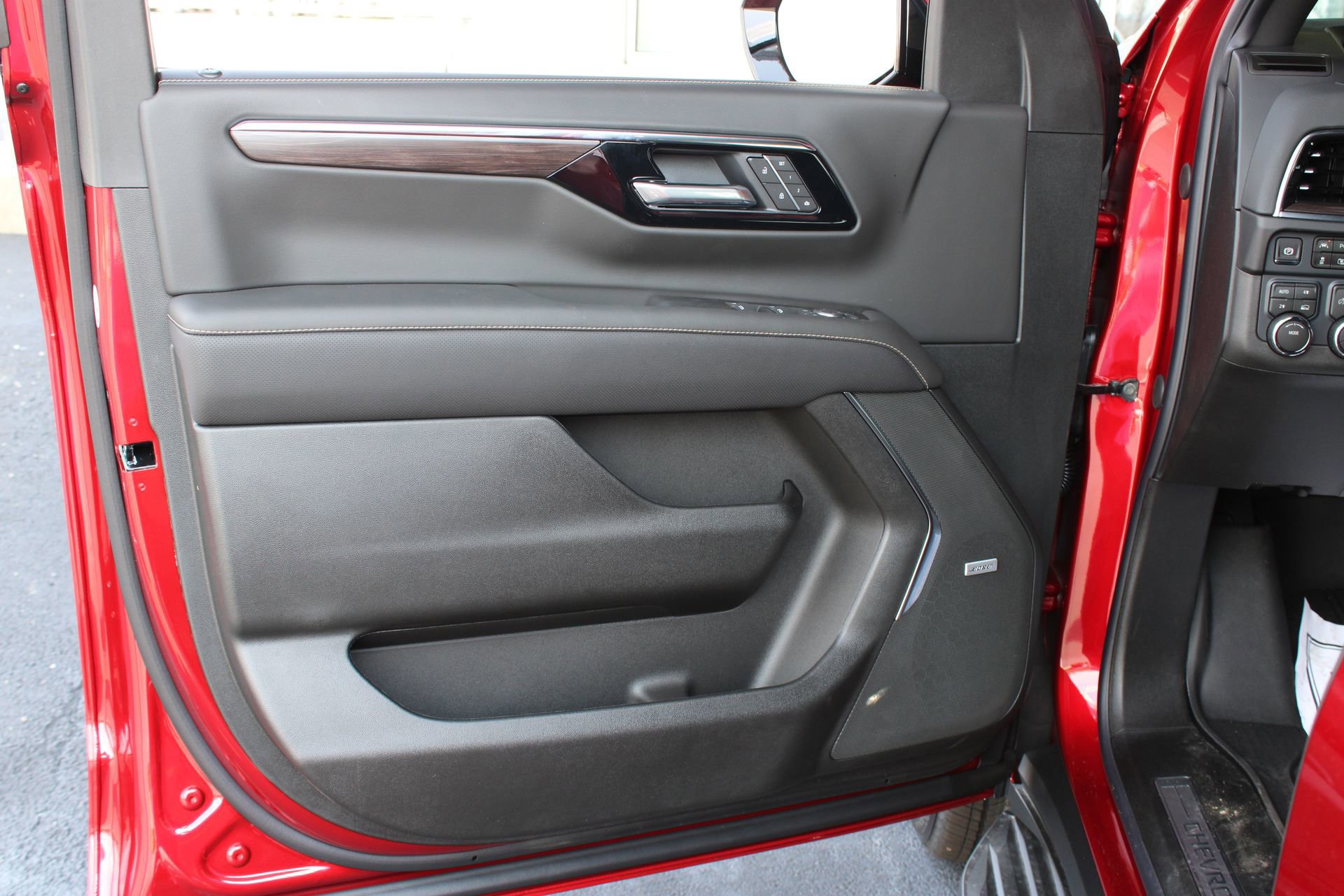 New 2026 Chevrolet Suburban Premier image 12