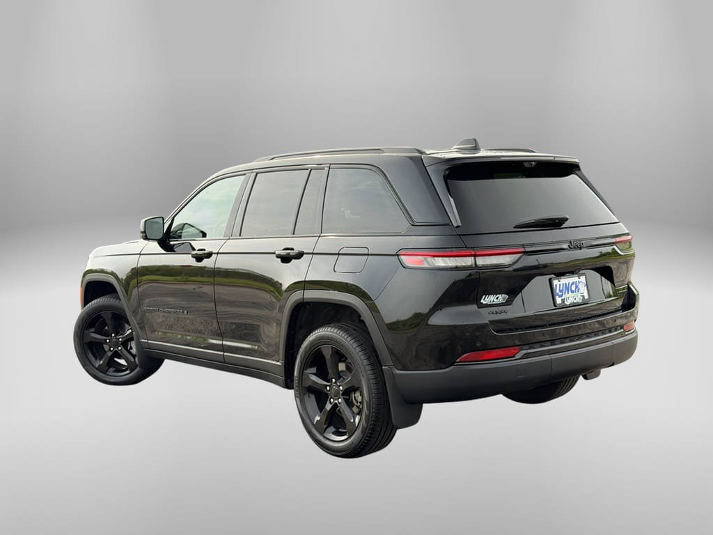 Used 2025 Jeep Grand Cherokee Limited w/ Luxury Tech Group II AWD/4WD image 2