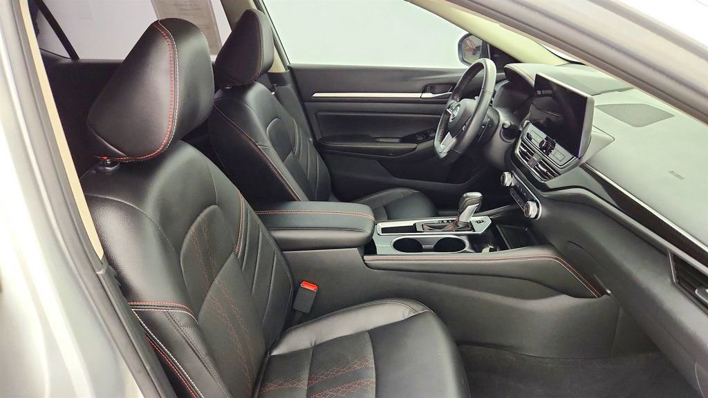 Used 2024 Nissan Altima 2.5 SR w/ SR Premium Package FWD image 24