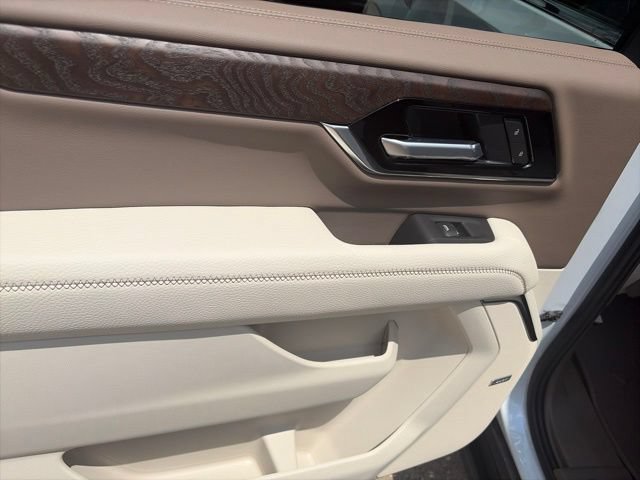 New 2026 GMC Yukon XL Denali w/ Sun & Power Step Package AWD/4WD image 12
