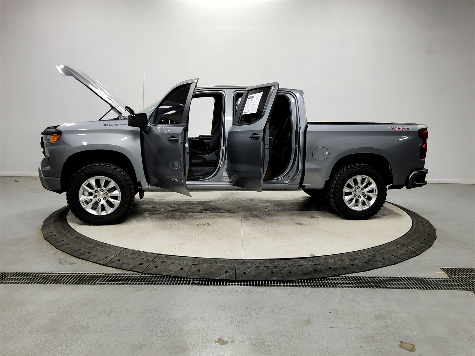 Used 2024 Chevrolet Silverado 1500 Custom image 12
