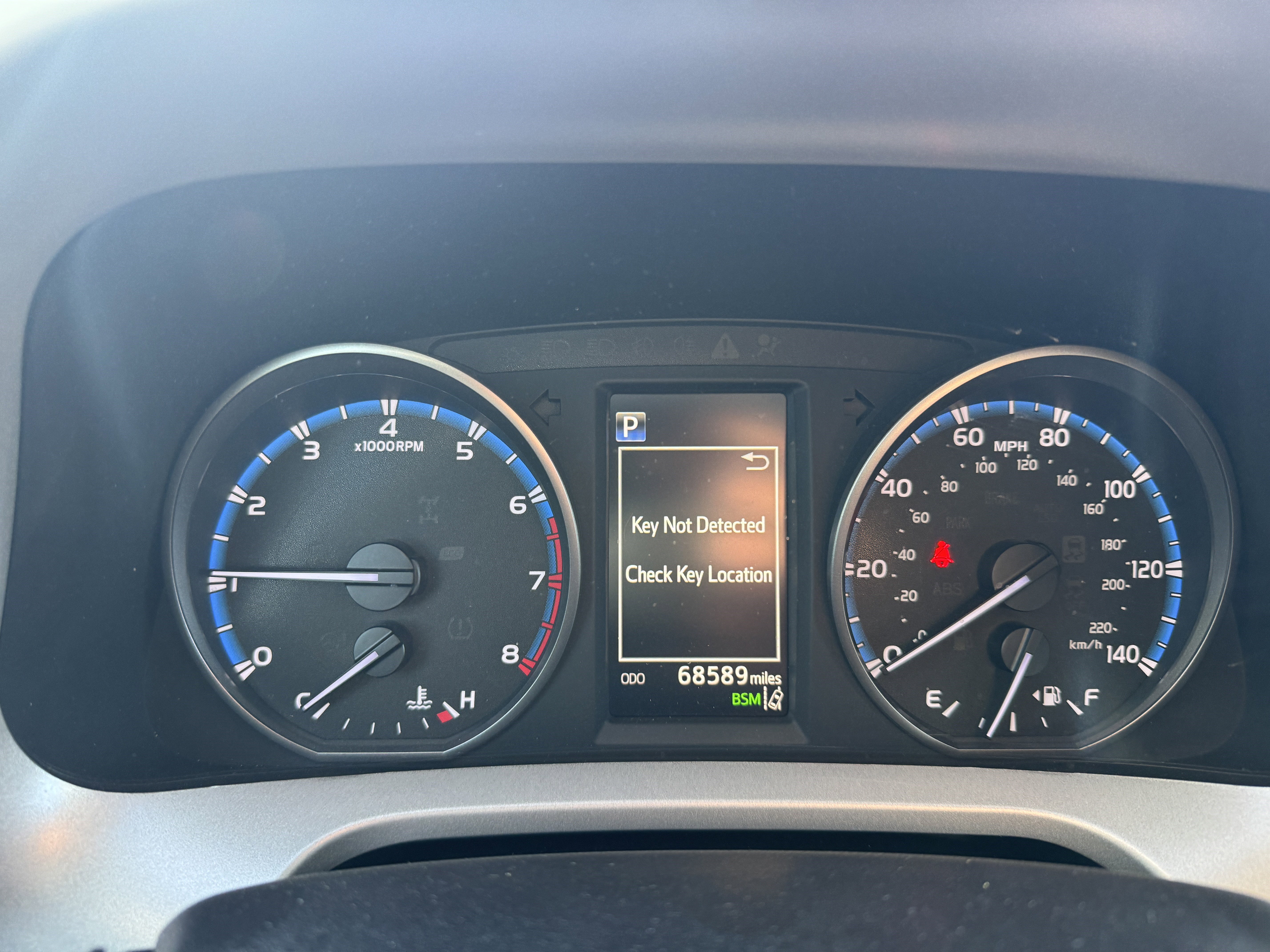 Used 2018 Toyota RAV4 XLE AWD/4WD image 30
