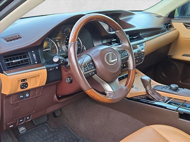 Used 2016 Lexus ES 350 w/ Premium Package w/Wood Trim FWD image 10