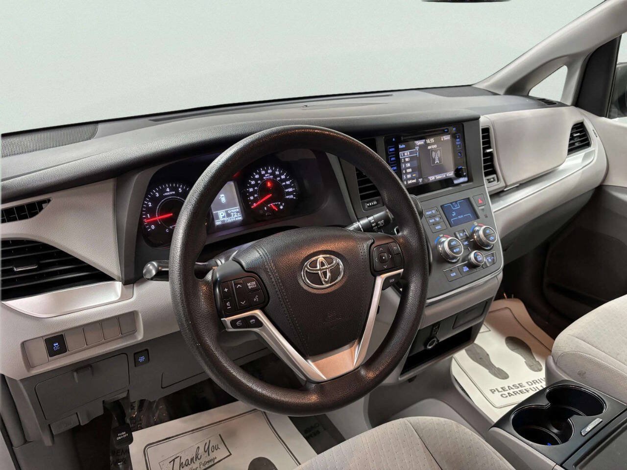 Used 2015 Toyota Sienna LE FWD image 14
