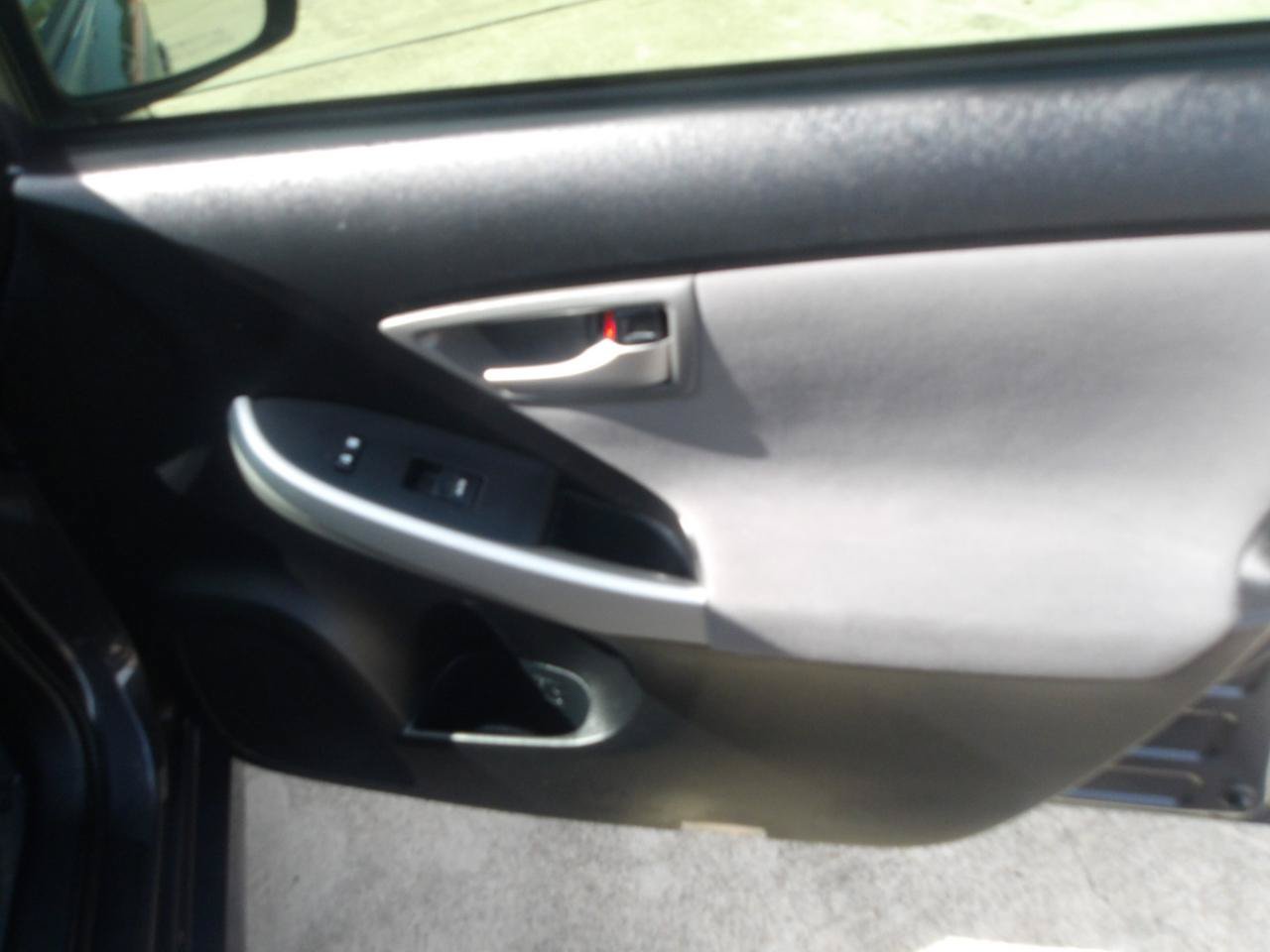 Used 2015 Toyota Prius Three FWD image 9