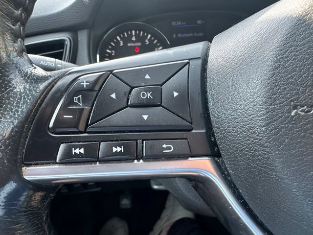 Used 2018 Nissan Rogue SV w/ Premium Package AWD/4WD image 16