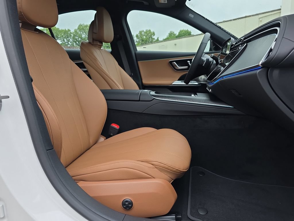 New 2026 Mercedes-Benz E 350 4MATIC Sedan image 16