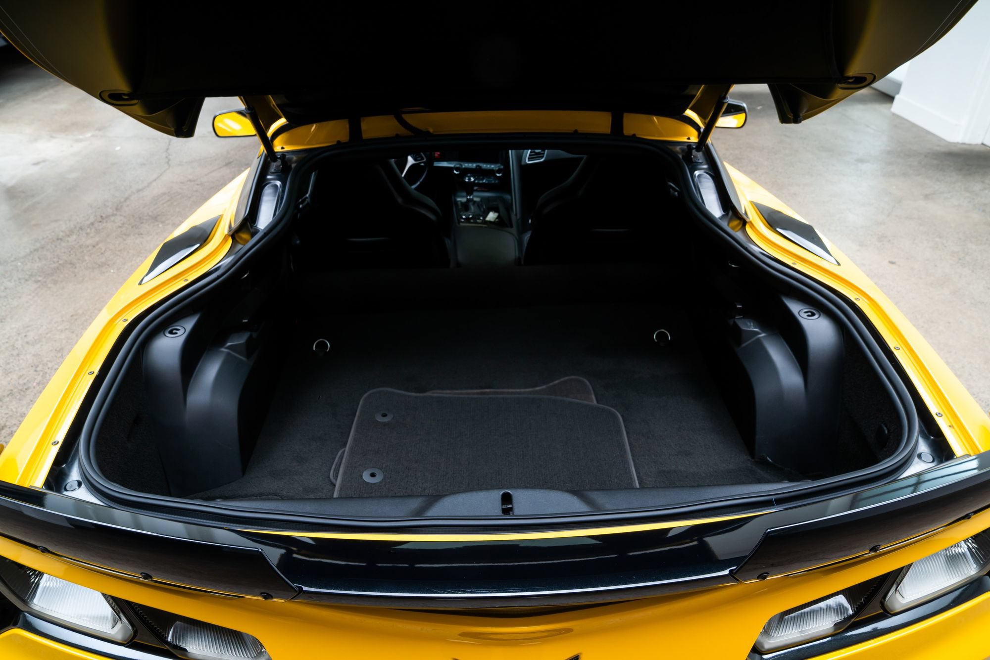 Used 2017 Chevrolet Corvette Z06 RWD image 9