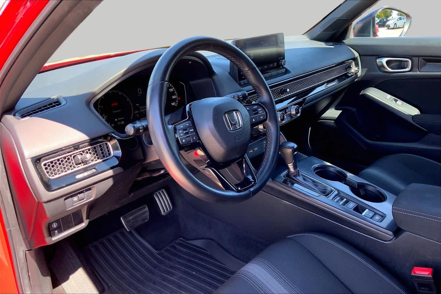 Used 2023 Honda Civic Sport image 17