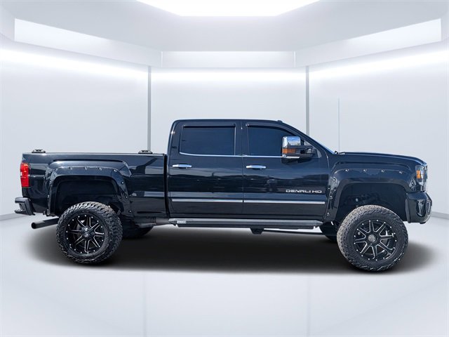Used 2015 GMC Sierra 2500 Denali w/ Duramax Plus Package image 2