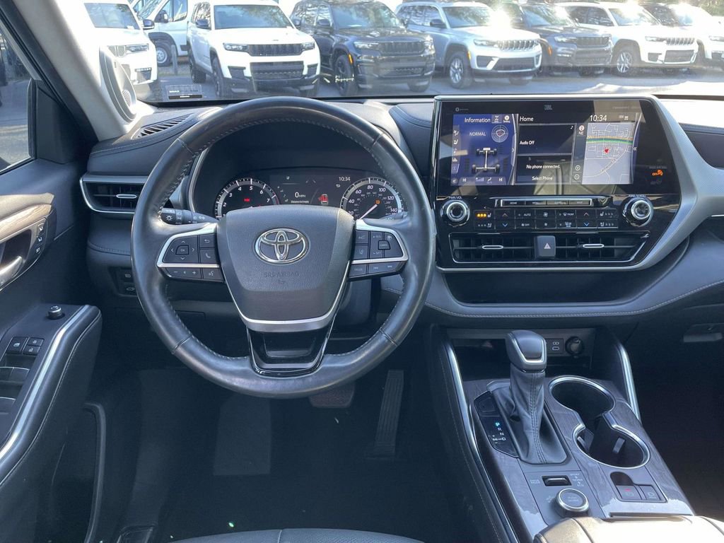 Used 2022 Toyota Highlander Platinum image 20