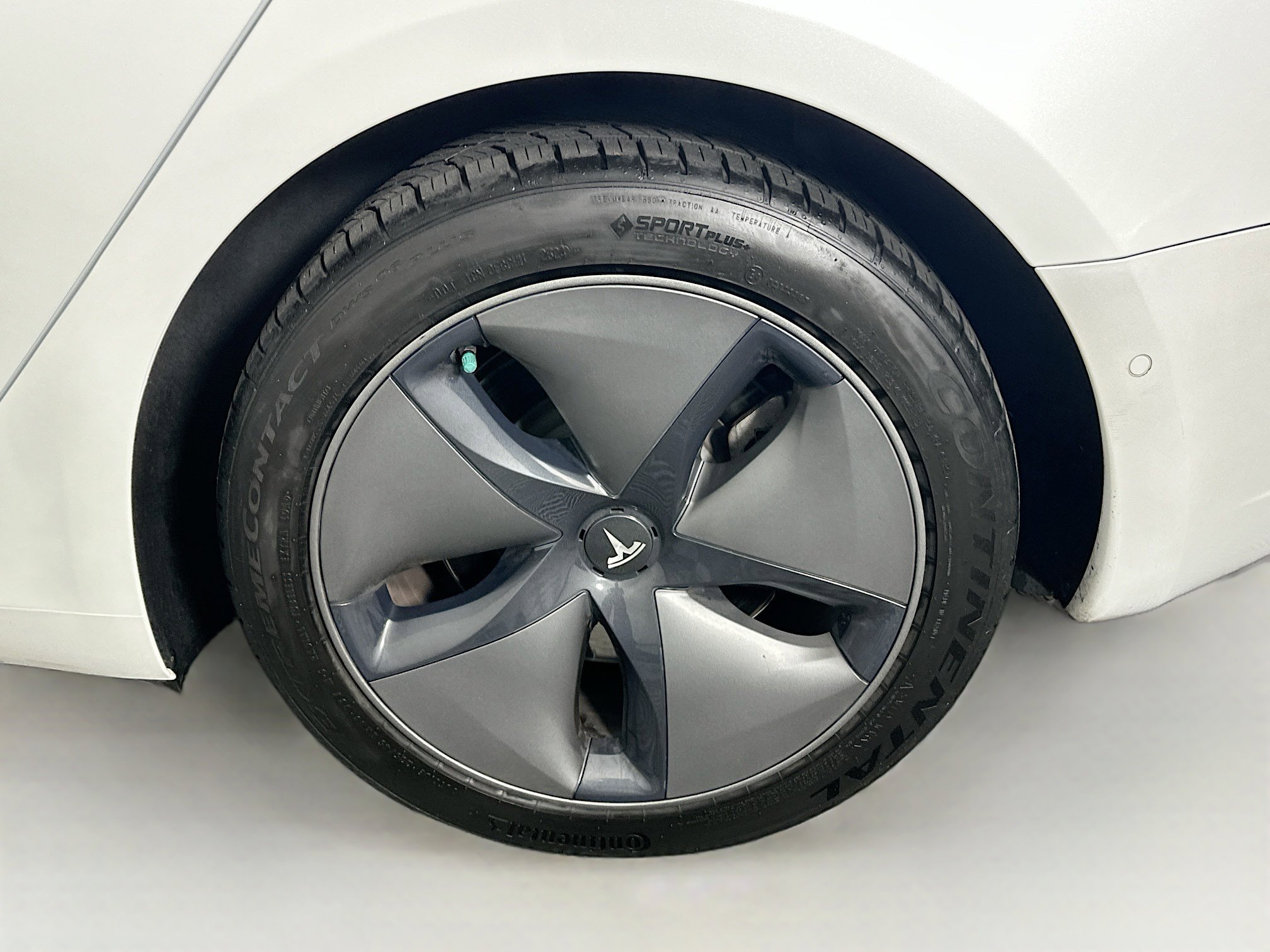 Used 2020 Tesla Model 3 Standard Range Plus image 11