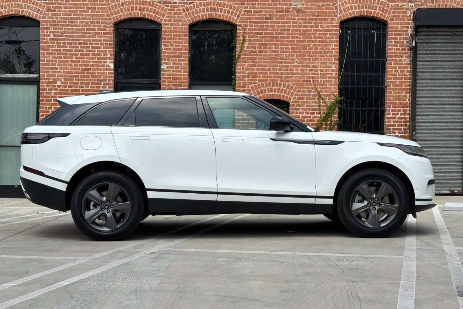 New 2026 Land Rover Range Rover Velar S AWD/4WD image 8