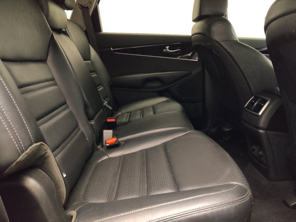 Used 2020 Kia Sorento EX FWD image 19