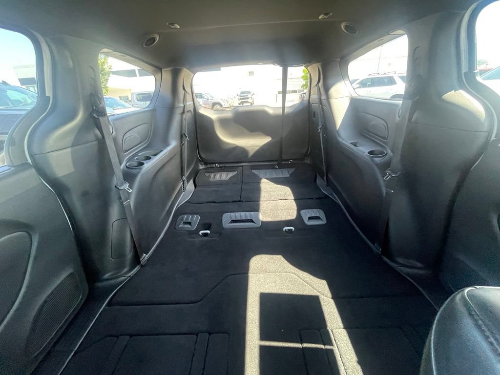 Used 2025 Chrysler Pacifica Select FWD image 25
