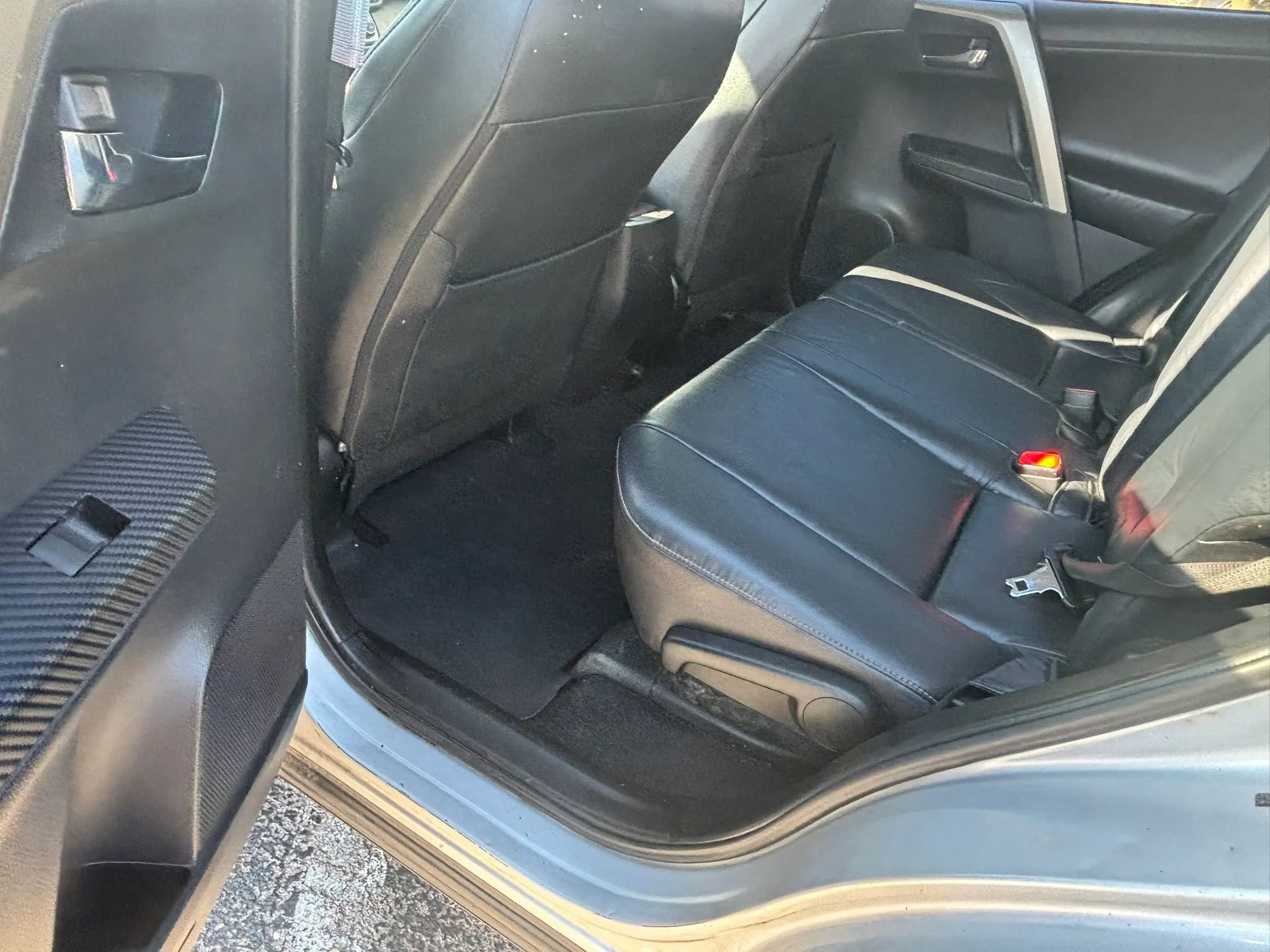 Used 2013 Toyota RAV4 Limited image 25