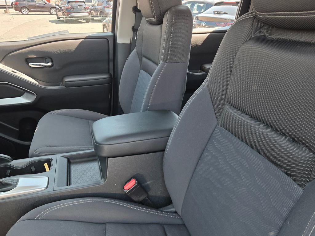 Used 2023 Nissan Frontier SV w/ SV Convenience Package image 21