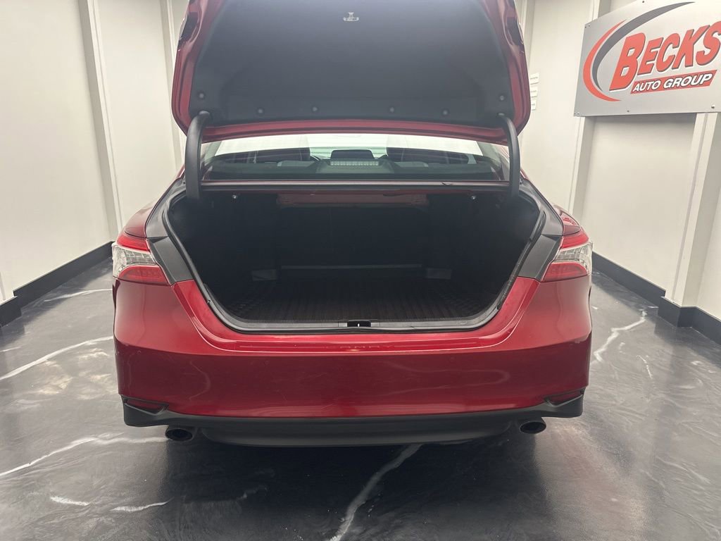 Used 2018 Toyota Camry XLE image 26