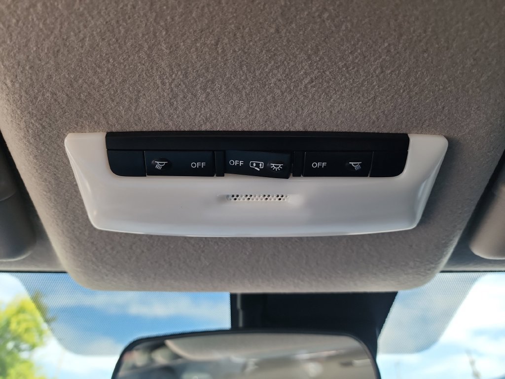 Used 2024 Nissan Versa SV FWD image 34