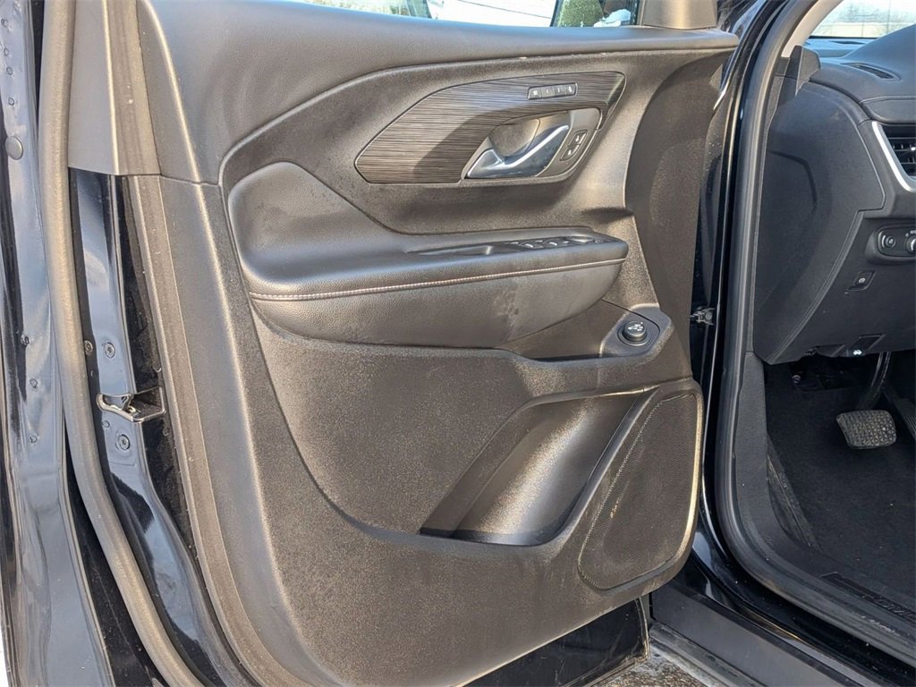 Used 2023 GMC Terrain SLT w/ Elevation Edition image 14