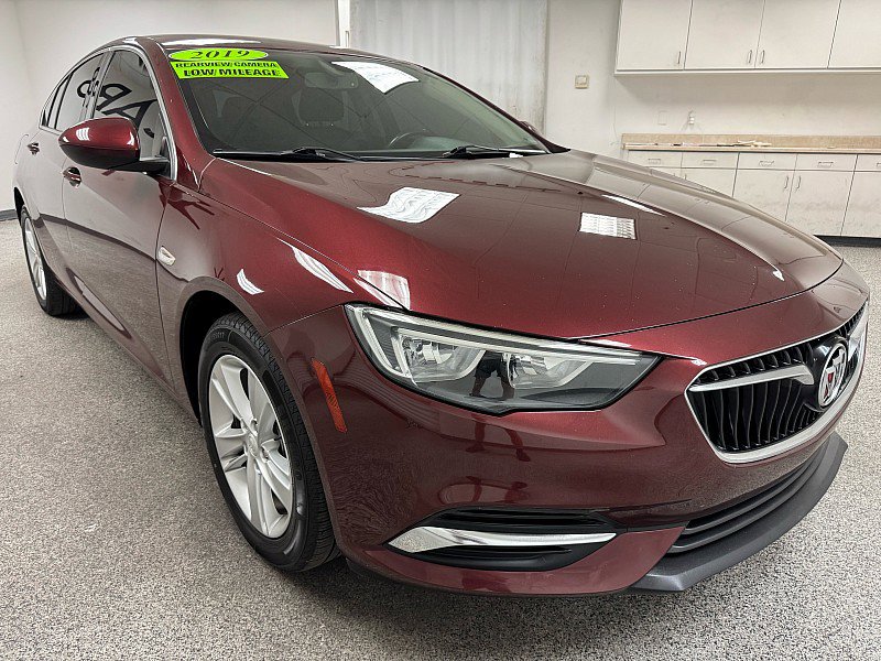 Used 2019 Buick Regal Preferred image 3