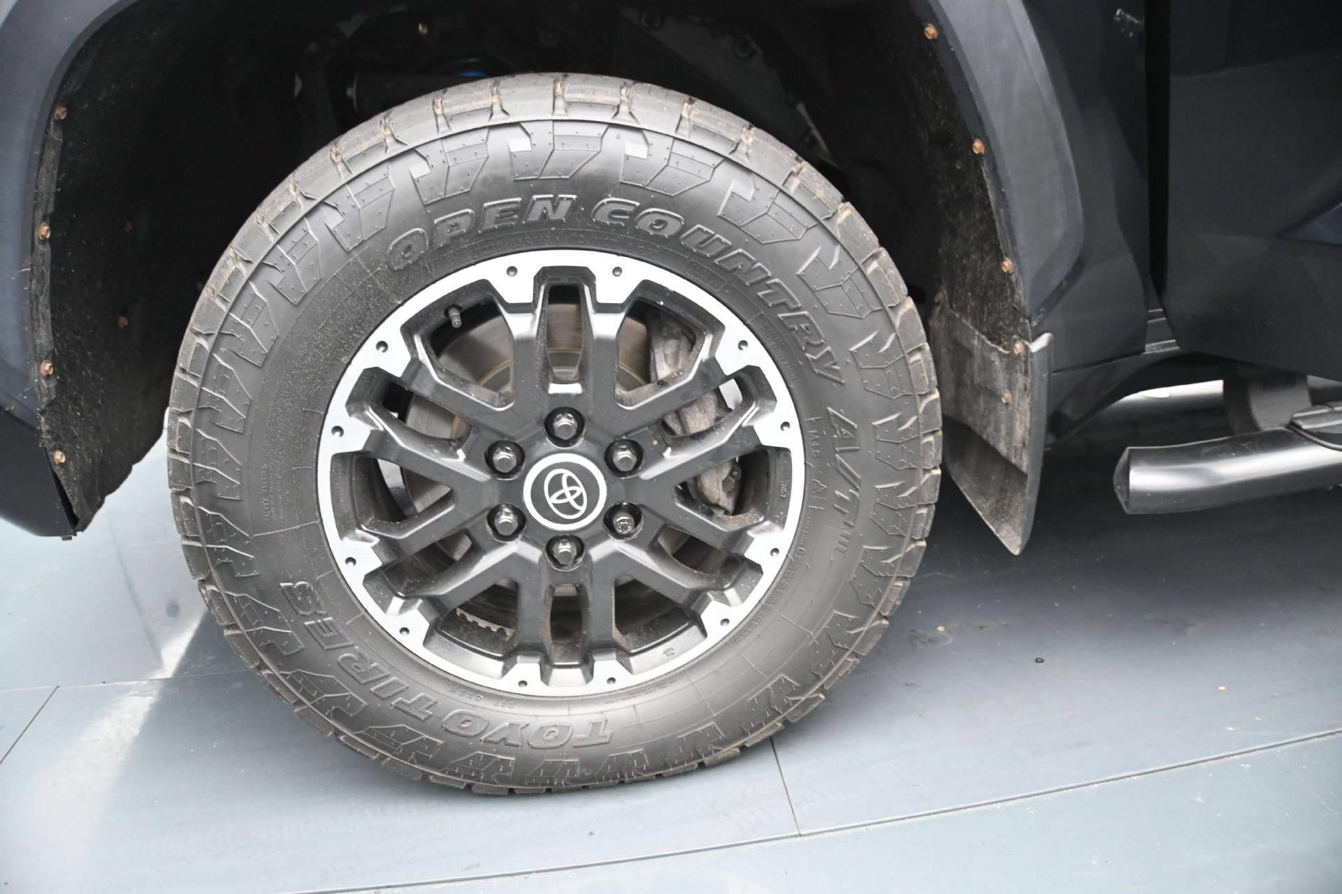 Used 2022 Toyota Tundra Limited AWD/4WD image 28