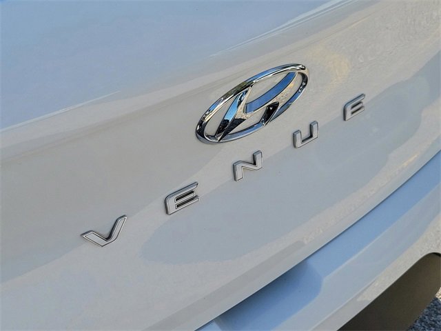 Used 2023 Hyundai Venue SEL image 6