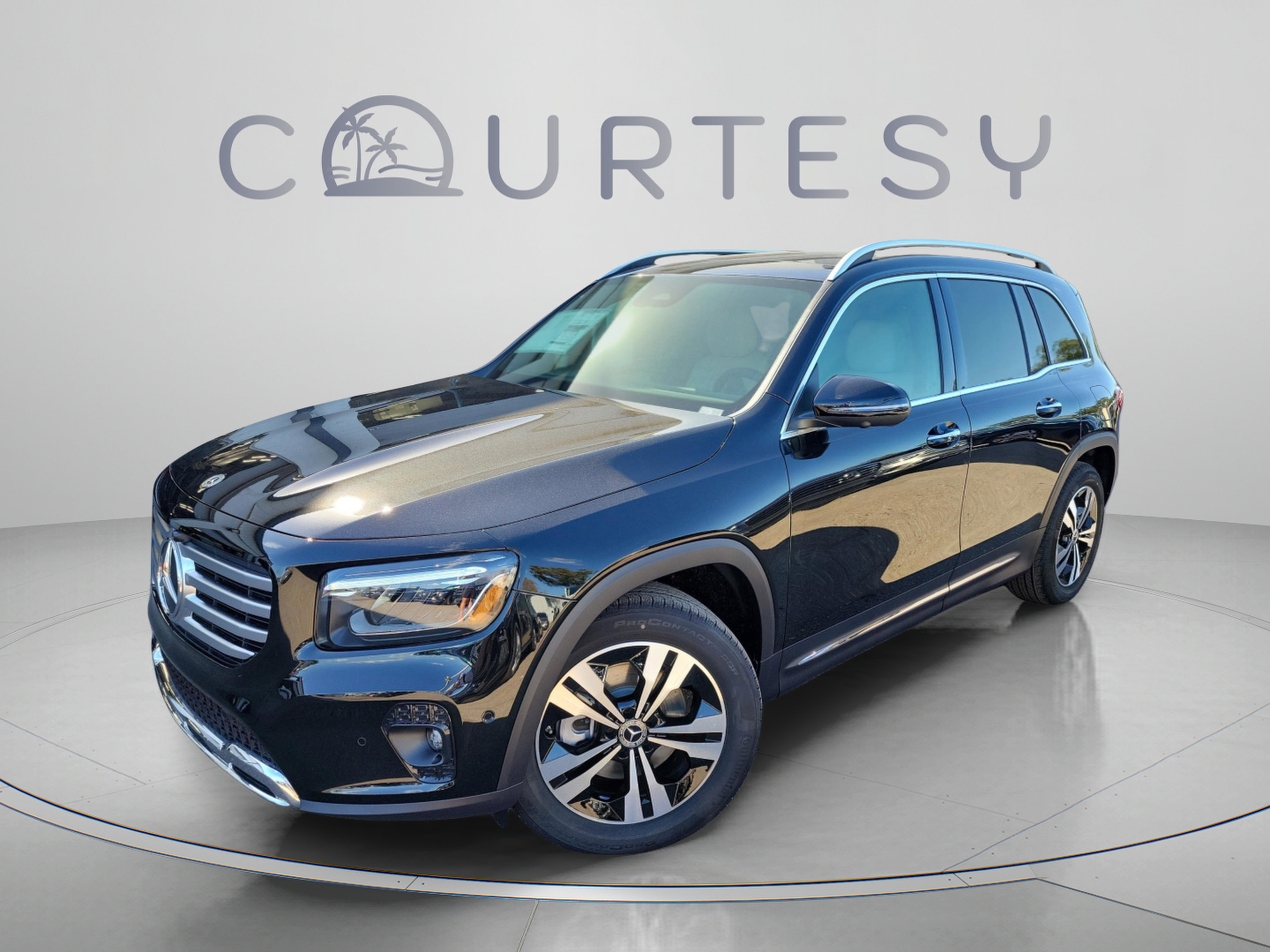 Used 2026 Mercedes-Benz GLB 250 image 1