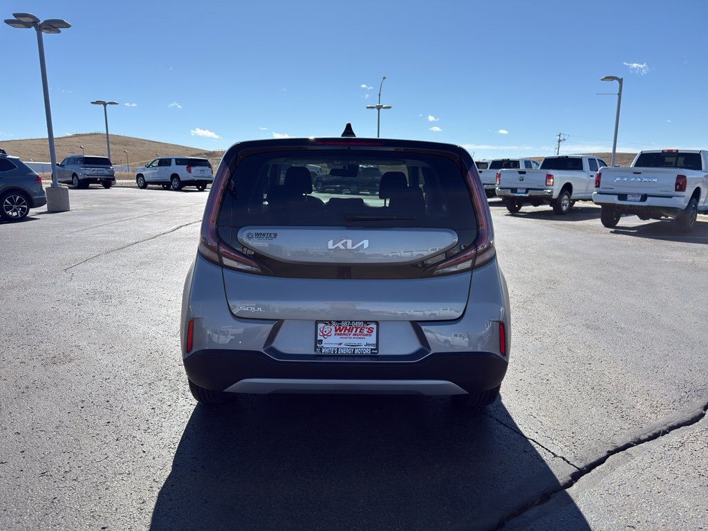 Used 2025 Kia Soul LX FWD image 6
