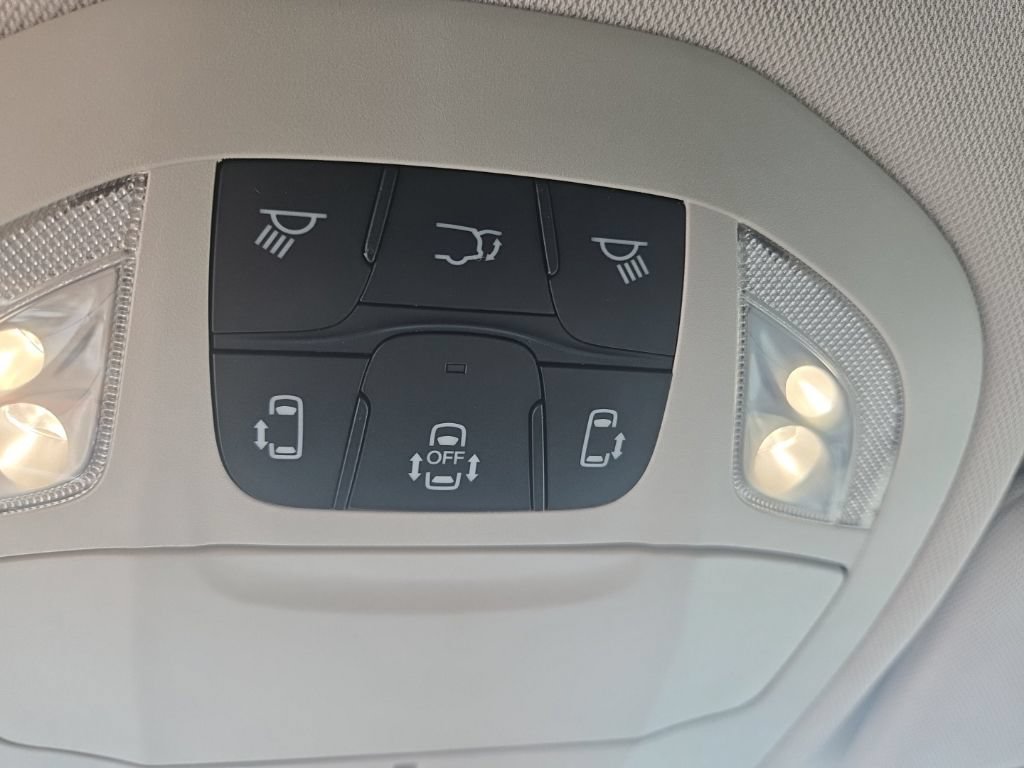 Used 2024 Chrysler Pacifica Touring-L FWD image 28