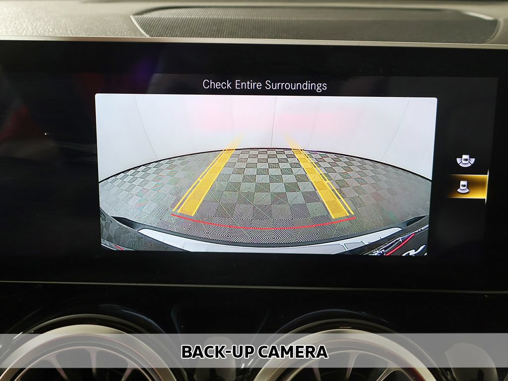 Used 2021 Mercedes-Benz GLB 250 4MATIC w/ Premium Package image 6