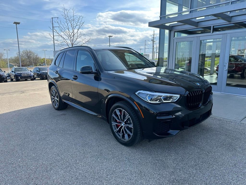 Used 2022 BMW X5 M50i w/ Executive Package AWD/4WD image 3
