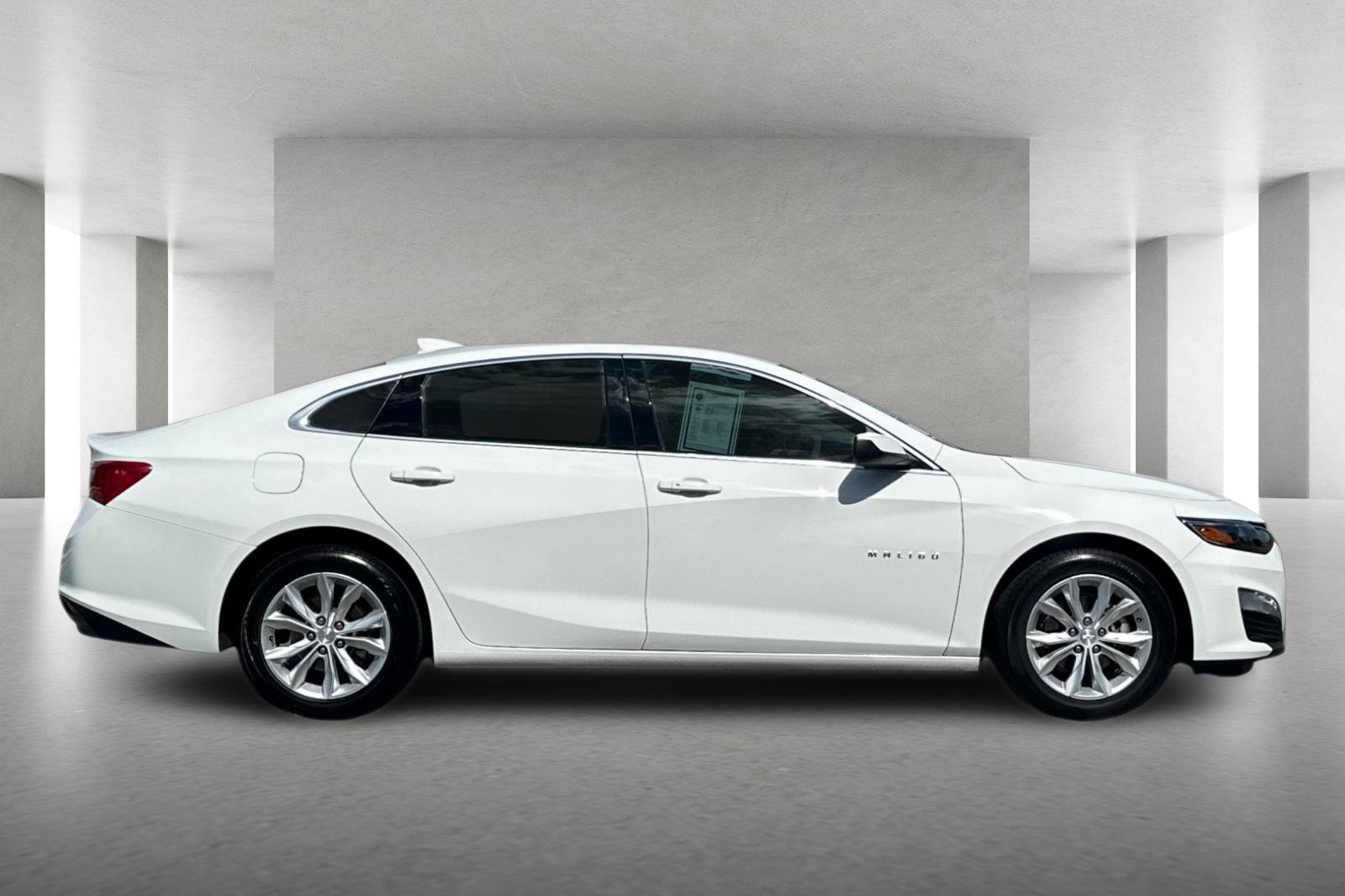 Used 2024 Chevrolet Malibu LT FWD image 3