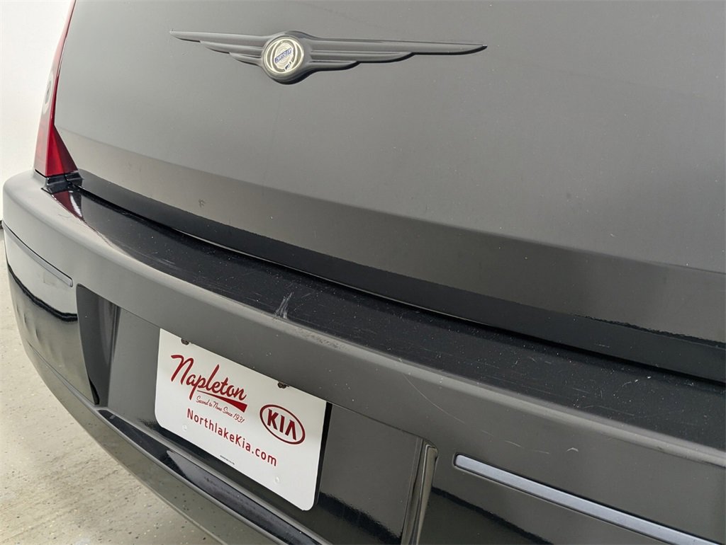 Used 2010 Chrysler 300 Touring image 8