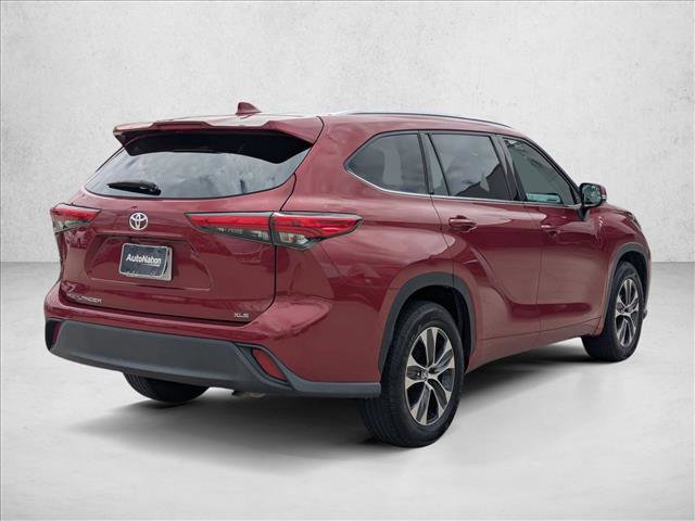 Used 2020 Toyota Highlander XLE FWD image 5