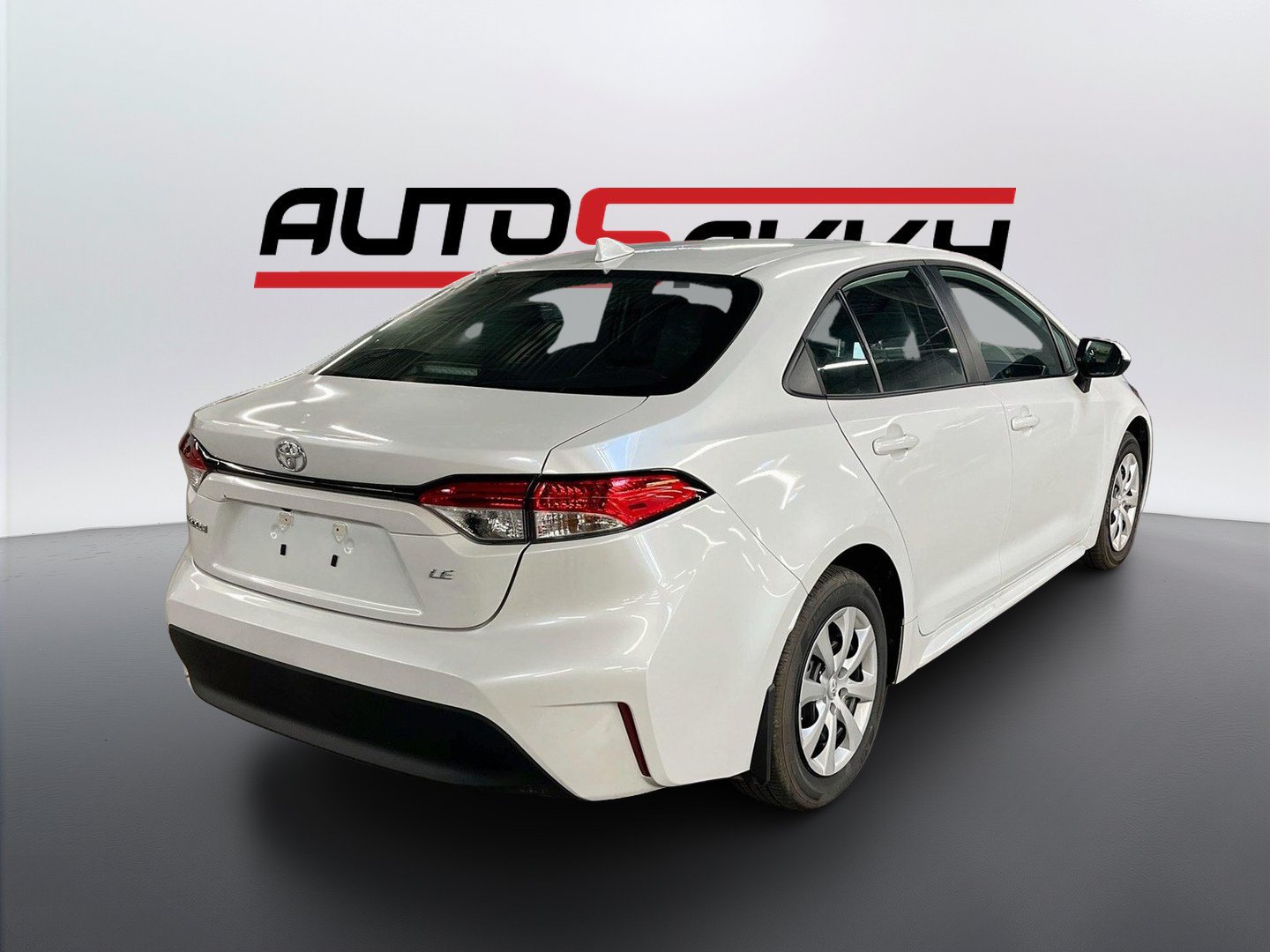Used 2026 Toyota Corolla LE FWD image 7