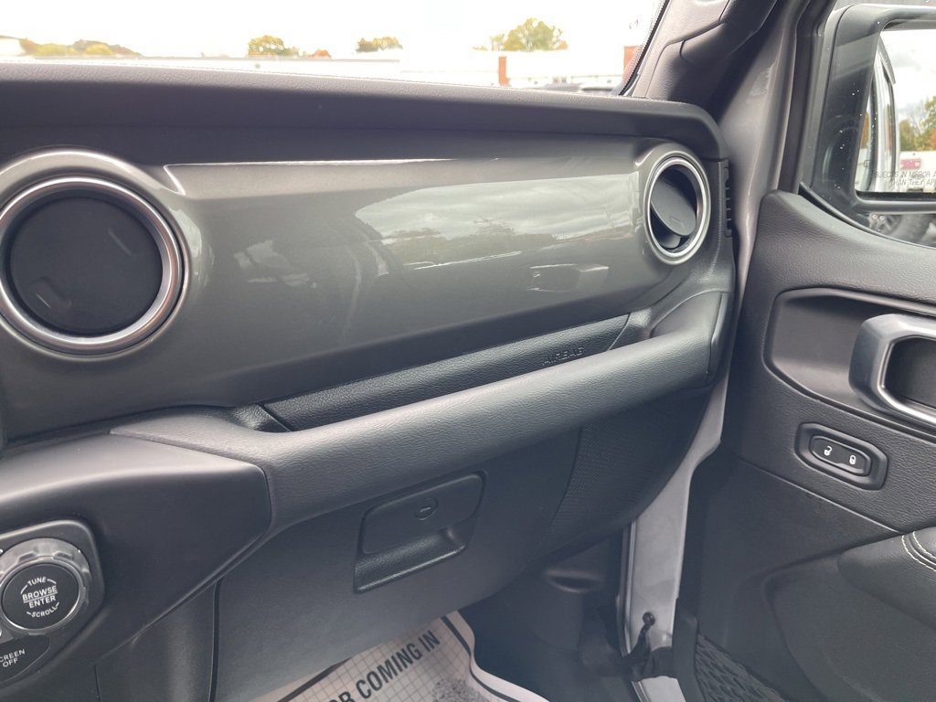 Used 2023 Jeep Gladiator Overland image 24