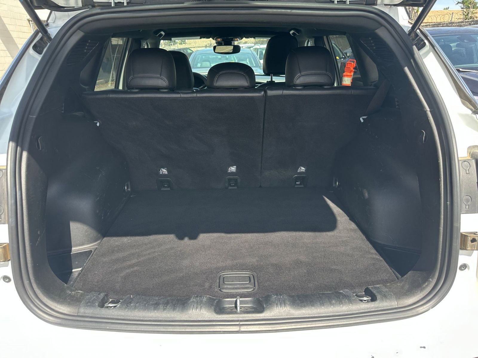 Used 2025 Jeep Compass Limited image 32