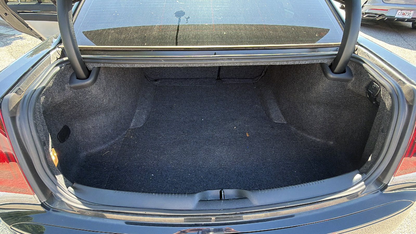 Used 2023 Chrysler 300 Touring w/ Sport Appearance Package RWD image 13