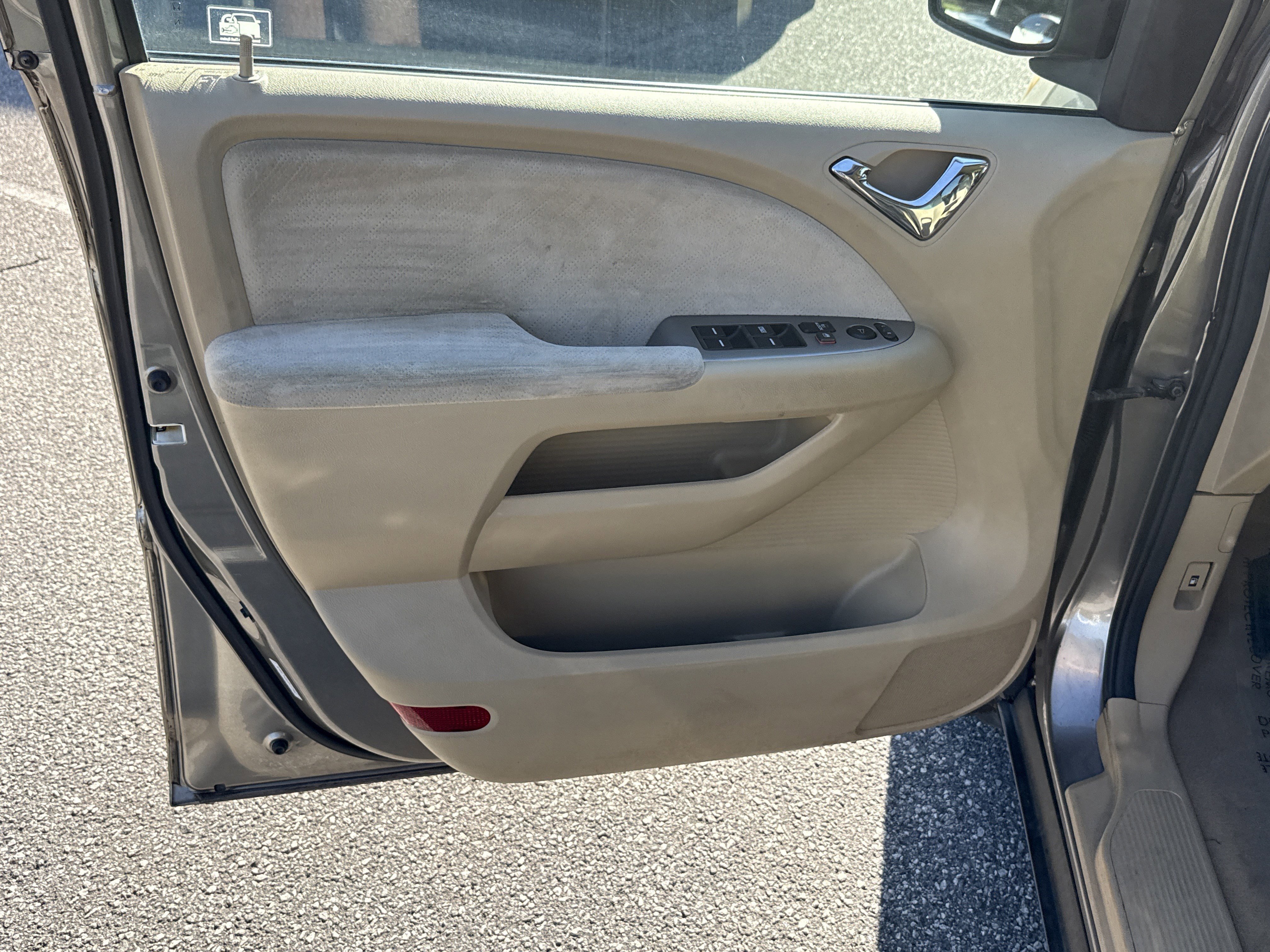 Used 2010 Honda Odyssey LX image 14