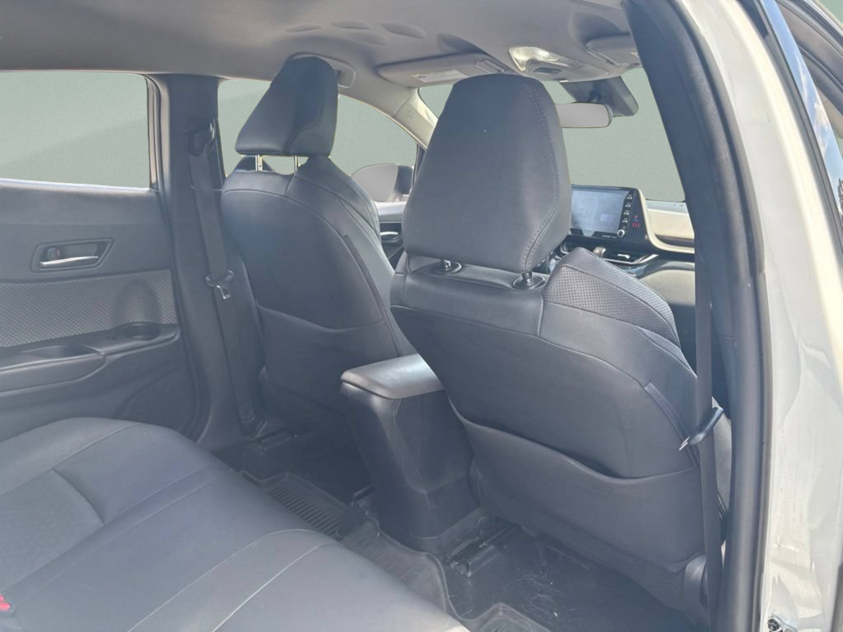 Used 2022 Toyota C-HR Limited FWD image 23