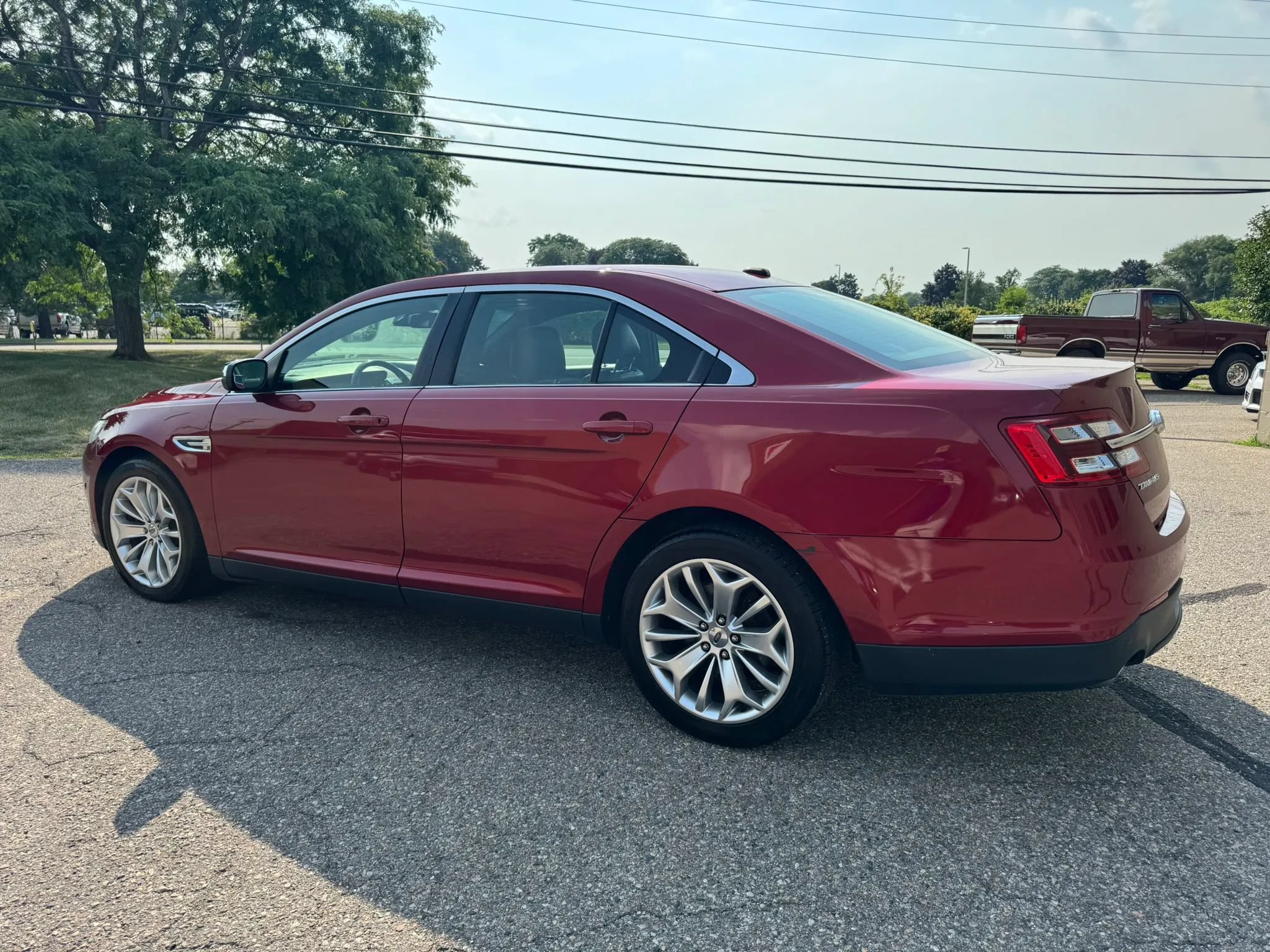 Used 2014 Ford Taurus Limited w/ Equipment Group 301A AWD/4WD image 6