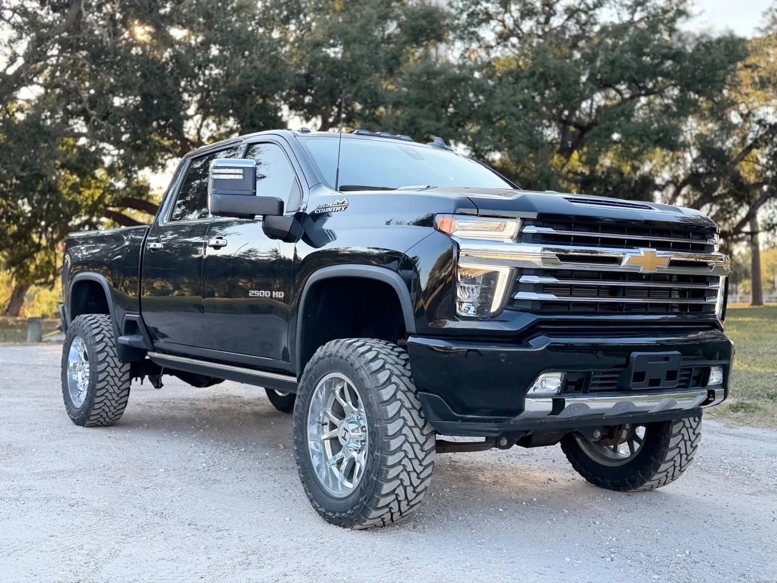 Used 2023 Chevrolet Silverado 2500 High Country w/ Safety Package II image 36